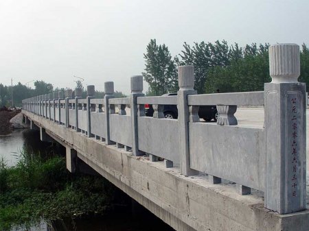 郊區河面青石欄板